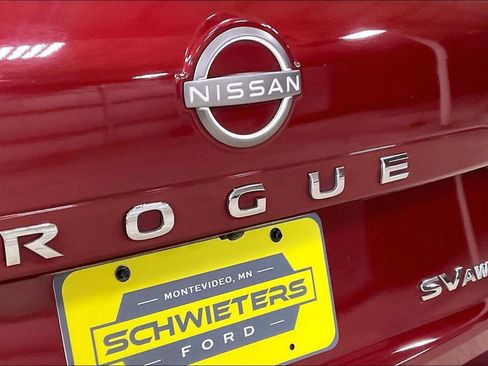 Used 2023 Nissan Rogue SV image 8