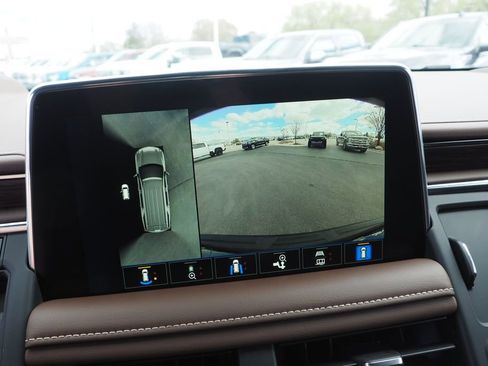 Used 2022 Chevrolet Suburban High Country w/ Premium Package 2 image 28