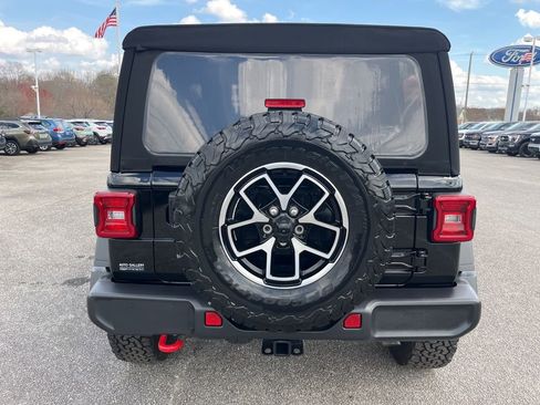 Used 2024 Jeep Wrangler Rubicon image 6