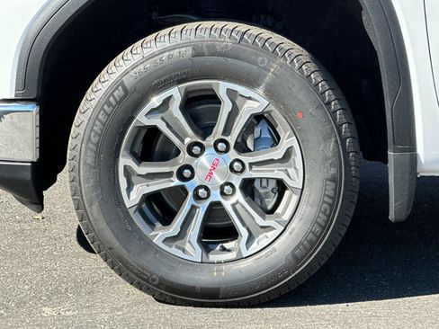 New 2026 GMC Sierra 1500 SLE w/ Preferred Package image 25