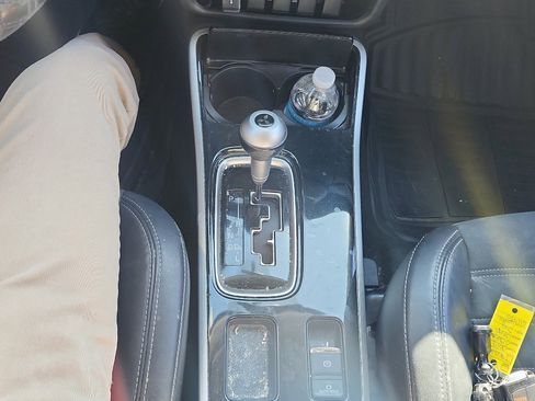 Used 2019 Mitsubishi Outlander SE image 18