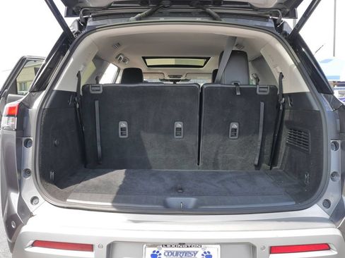Used 2022 Nissan Pathfinder SL w/ SL Premium Package FWD image 17