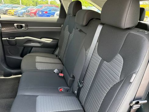 New 2026 Kia Sorento LX FWD image 19