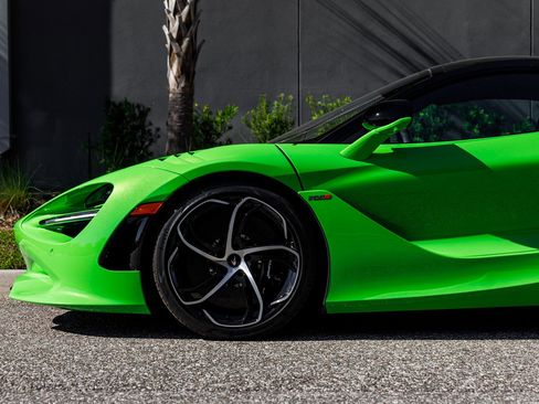 Used 2024 McLaren 750S RWD image 27