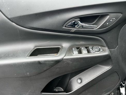 Used 2024 Chevrolet Equinox LT FWD image 9
