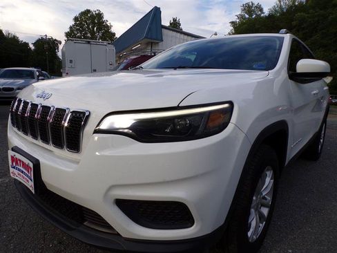 Used 2020 Jeep Cherokee Latitude w/ Cold Weather Group AWD/4WD image 3