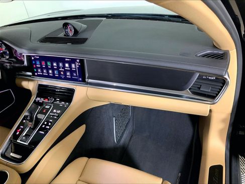 Used 2023 Porsche Panamera 4 Platinum Edition AWD/4WD image 17
