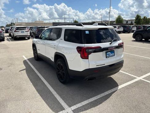 Used 2023 GMC Acadia SLT w/ Elevation Edition FWD image 3