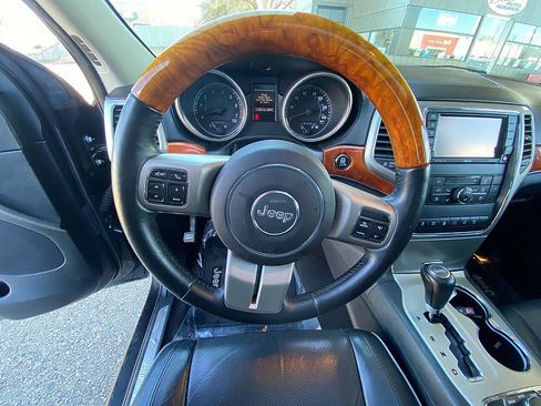 Used 2013 Jeep Grand Cherokee Overland image 9