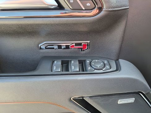 Used 2025 GMC Sierra 1500 AT4 w/ AT4 Premium Package AWD/4WD image 28