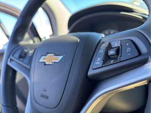 Used 2021 Chevrolet Trax LT w/ Driver Confidence Package image 12