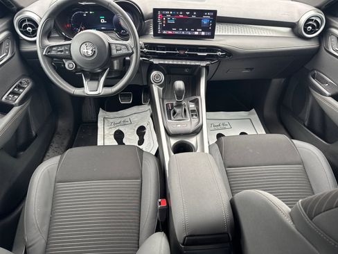 Used 2025 Alfa Romeo Tonale image 21