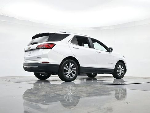 Used 2024 Chevrolet Equinox Premier FWD image 30