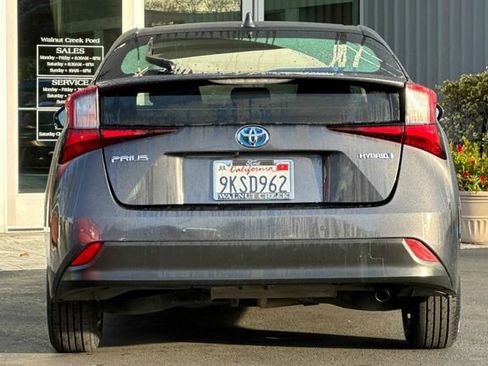 Used 2022 Toyota Prius LE image 5