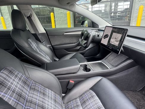 Used 2021 Tesla Model 3 Performance image 52