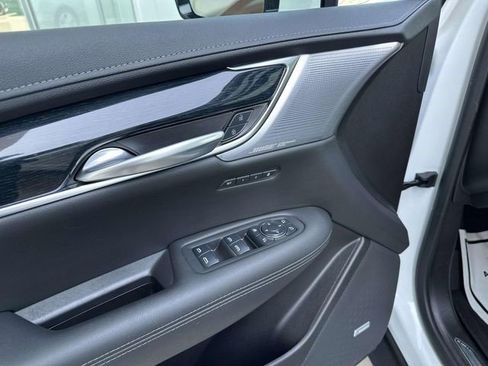 Certified 2025 Cadillac XT5 Premium Luxury w/ Technology Package AWD/4WD image 16