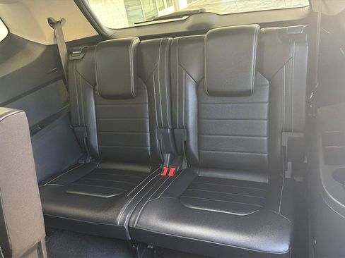Used 2024 Volkswagen Atlas SEL AWD/4WD image 17