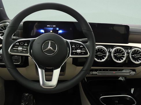 Certified 2023 Mercedes-Benz CLA 250 image 8