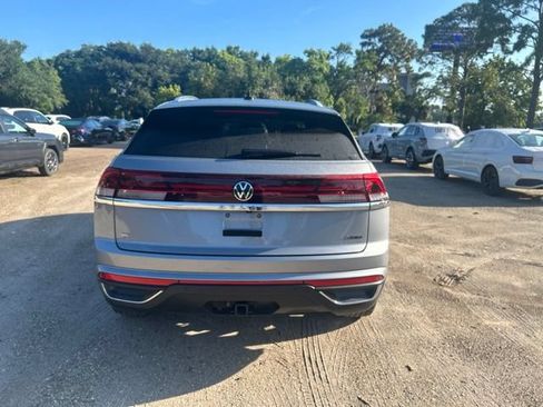 Used 2024 Volkswagen Atlas Cross Sport SE w/ Panoramic Sunroof Package AWD/4WD image 18