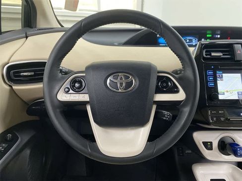 Used 2016 Toyota Prius Four image 21