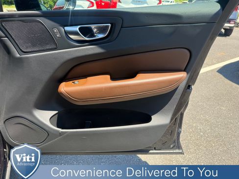Certified 2023 Volvo XC60 B5 Plus w/ Climate Package AWD/4WD image 29