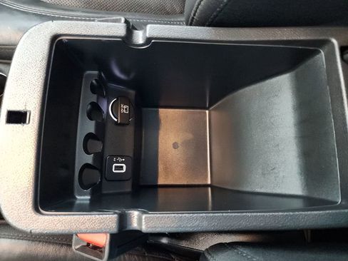 Used 2019 Jeep Cherokee Limited FWD image 35