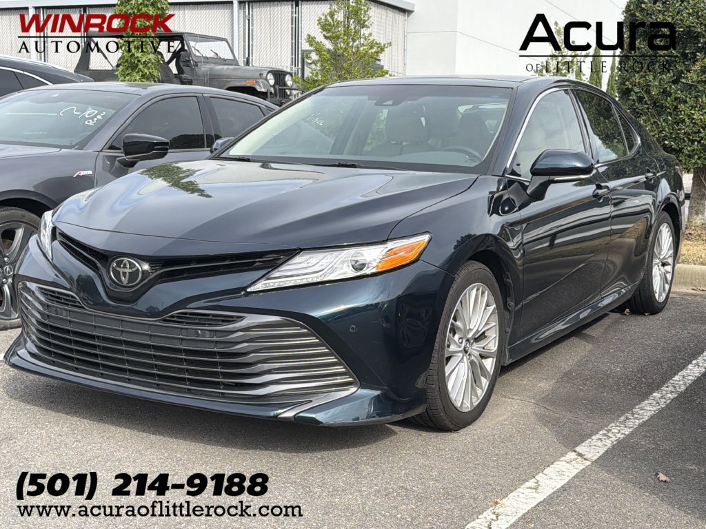 Used 2018 Toyota Camry XLE FWD image 1