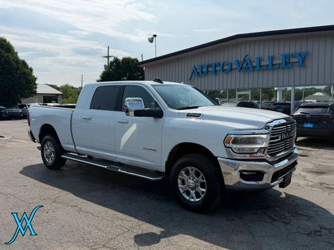 Used 2024 RAM 2500 Laramie AWD/4WD image 1
