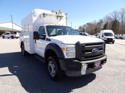 Used 2015 Ford F550 2WD Regular Cab Super Duty image 11
