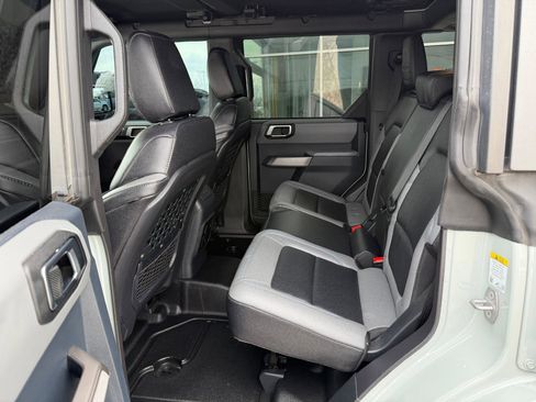 Used 2023 Ford Bronco Black Diamond image 16
