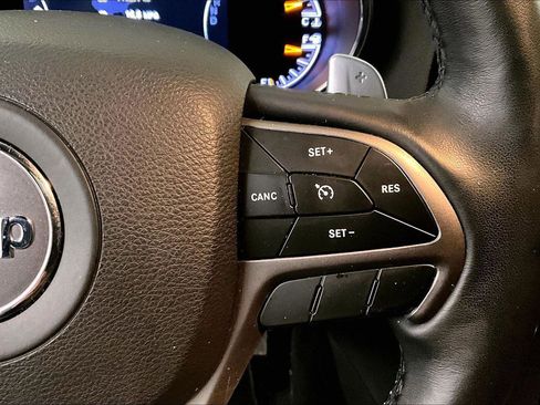 Used 2019 Jeep Grand Cherokee Limited X image 18