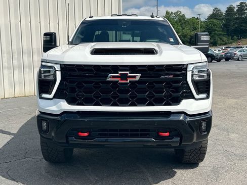 Used 2025 Chevrolet Silverado 2500 ZR2 w/ Technology Package AWD/4WD image 3
