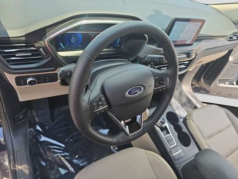 Used 2020 Ford Escape Titanium AWD/4WD image 16