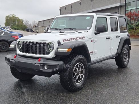Used 2025 Jeep Wrangler Unlimited Rubicon AWD/4WD image 2