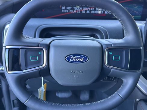 New 2025 Ford Expedition Active image 25