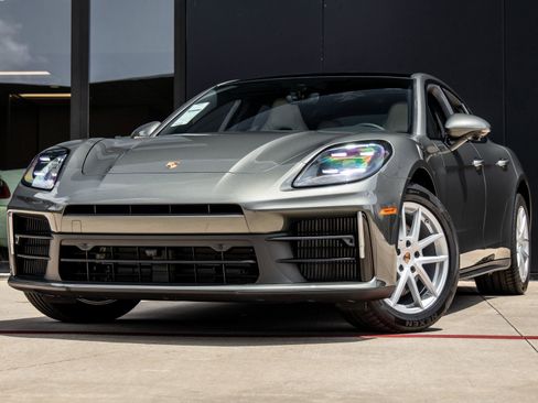 Certified 2025 Porsche Panamera image 1