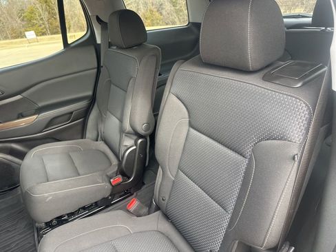 Used 2023 GMC Acadia SLE w/ Driver Convenience Package image 29