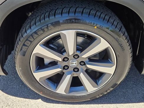 Certified 2023 Honda Pilot Touring image 10
