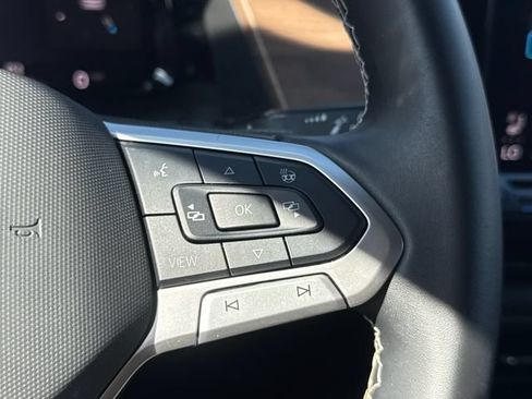 Used 2024 Volkswagen Atlas SE FWD image 28
