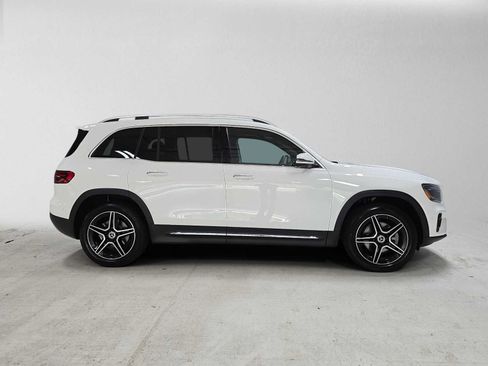 Used 2026 Mercedes-Benz GLB 250 4MATIC image 2