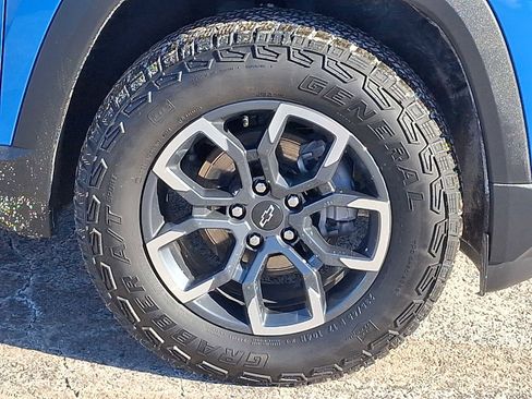 Used 2025 Chevrolet Equinox ACTIV w/ Safety and Technology Package image 8