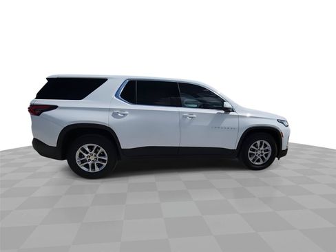 Used 2023 Chevrolet Traverse LS w/ Safety Package FWD image 9