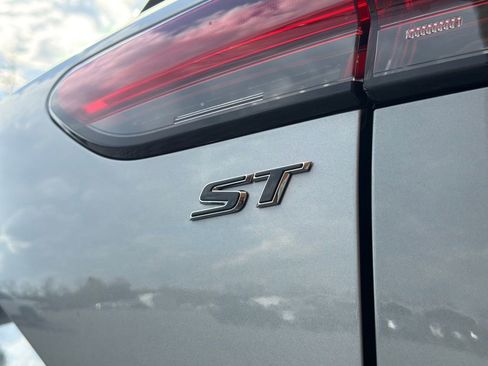 Used 2023 Buick Envision Preferred w/ Sport Touring Package image 16