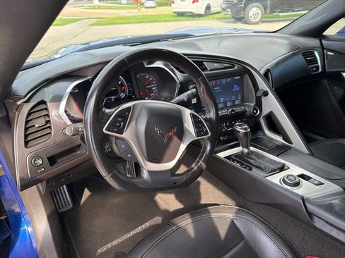 Used 2017 Chevrolet Corvette Stingray Coupe w/ 1LT RWD image 7