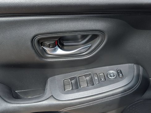 Used 2023 Honda HR-V EX-L image 10