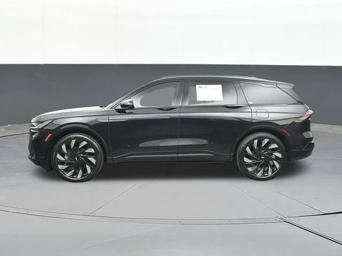 Used 2024 Lincoln Nautilus Reserve w/ Equipment Group 202A AWD/4WD image 8