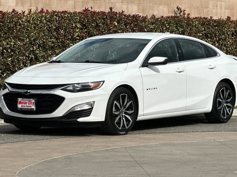 Used 2025 Chevrolet Malibu RS FWD image 8