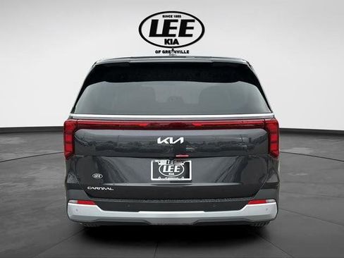 New 2026 Kia Carnival FWD image 6