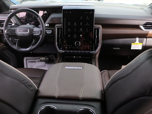 New 2026 GMC Yukon XL Denali Ultimate AWD/4WD image 16