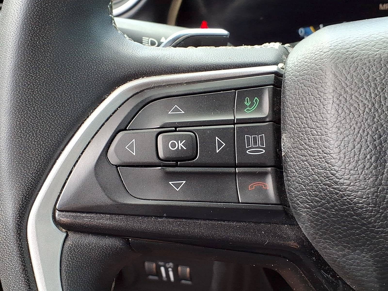 Used 2023 Jeep Grand Cherokee Altitude AWD/4WD image 22